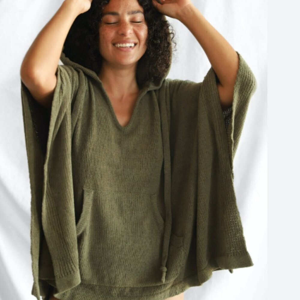 Sunday Citizen Nube Cozy Hooded Poncho Sweater in Green OSFM $98